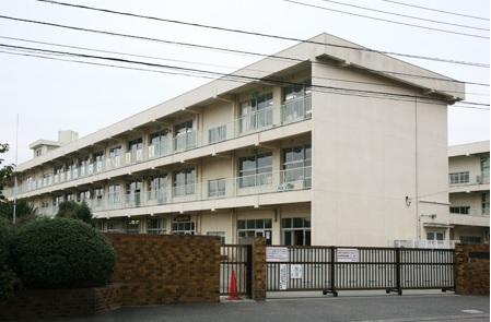 Primary school. Kashimadai until elementary school 200m