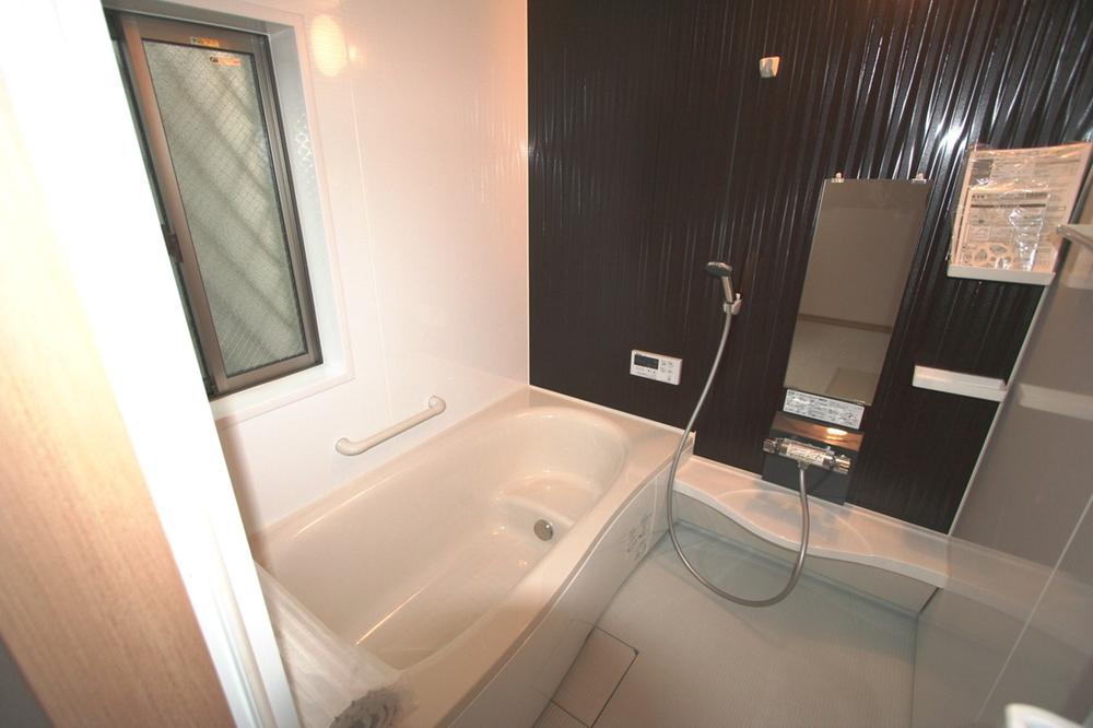 Bathroom. Local (12 May 2013) Shooting