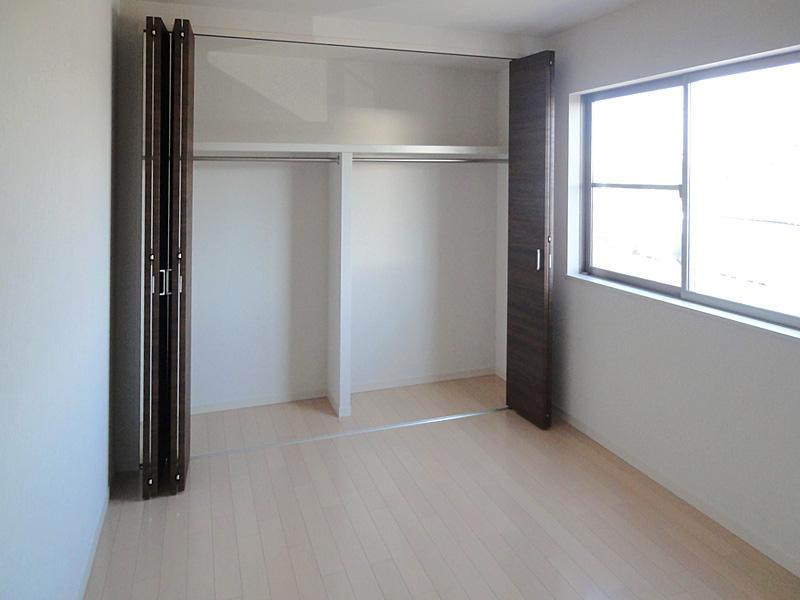 Other introspection. Indoor (February 2012) Shooting (1 Building)