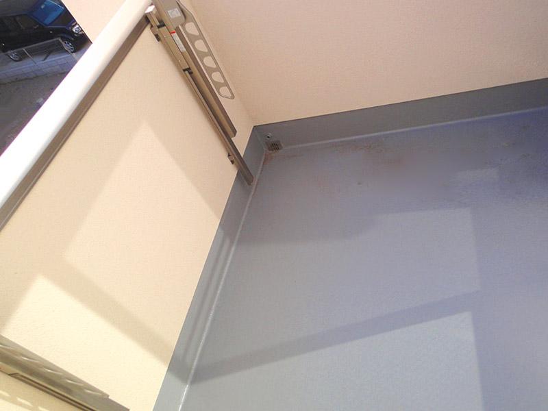 Balcony. Local (February 2012) Shooting (1 Building)