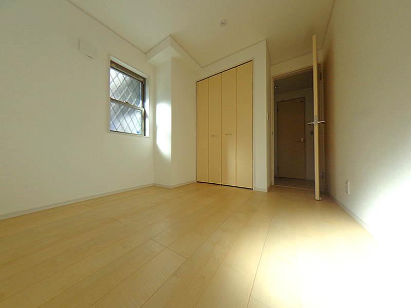 Non-living room. Indoor (11 May 2013) Shooting