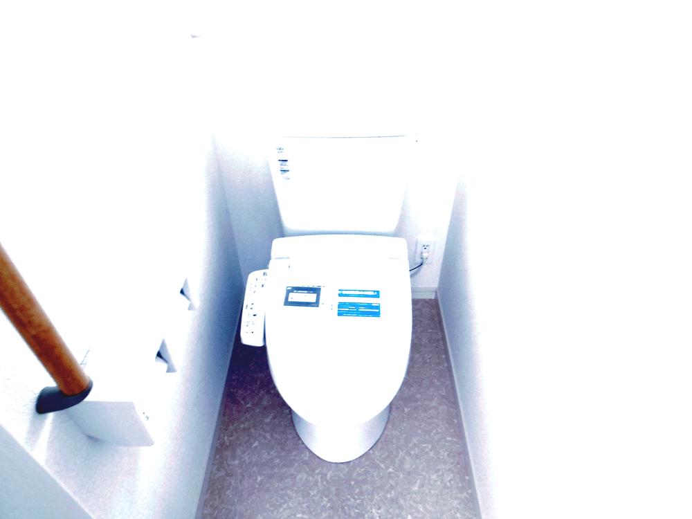 Toilet. Indoor (10 May 2013) Shooting