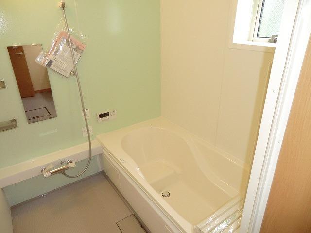 Bathroom. Building 2