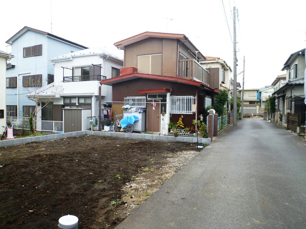 Local photos, including front road. Local (11 May 2013) Shooting