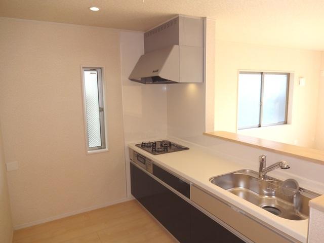 Kitchen. Building 2 Kitchen with a feeling of freedom without the top shelf cupboard