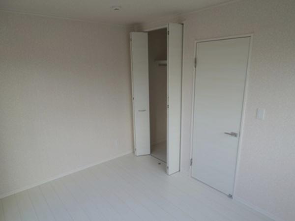 Non-living room. Indoor (12 May 2013) Shooting