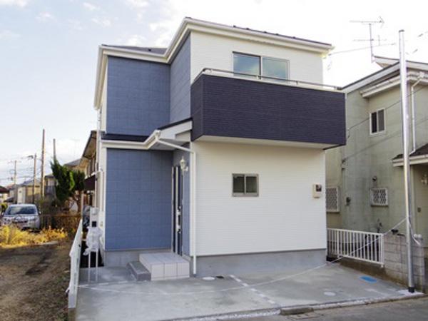 Local photos, including front road. Indoor (12 May 2013) Shooting