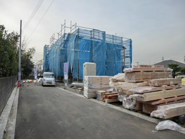 Local photos, including front road. Indoor (12 May 2013) Shooting