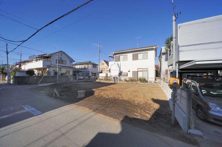 Local appearance photo. Two-story Roof Hiroshi tiled Outer wall soft ricin finish