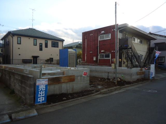 Local appearance photo. Local (12 May 2013) Shooting