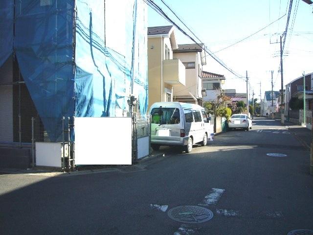 Local photos, including front road. Adjacent road