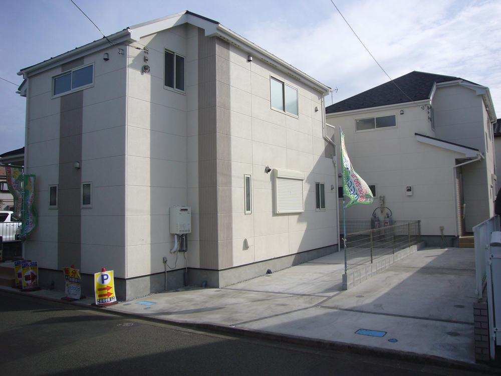 Local appearance photo. Local (12 May 2013) Shooting