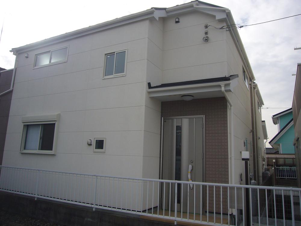 Local appearance photo. Local (12 May 2013) Shooting