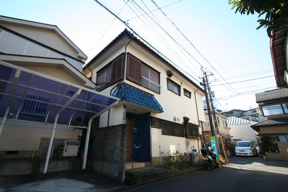 Local appearance photo. Local (12 May 2013) Shooting