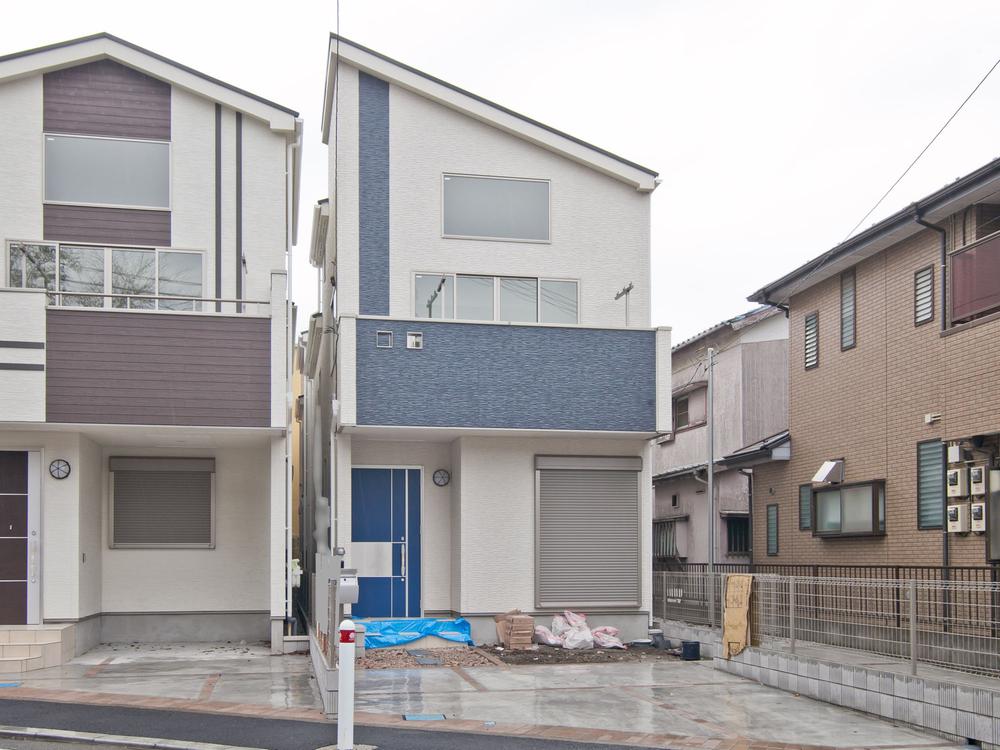 Local appearance photo. Local (10 May 2013) Shooting