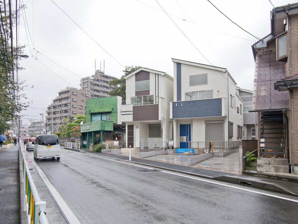 Local appearance photo. Local (10 May 2013) Shooting