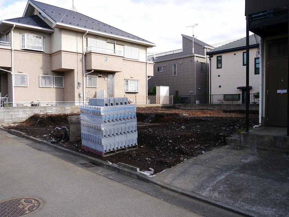 Local appearance photo. MEGA Don in a quiet residential area of Higashi-Rinkan Station walk 13 minutes ・ Commercial facilities, such as a 5-minute walk from the Quijote is also many living convenient environment.