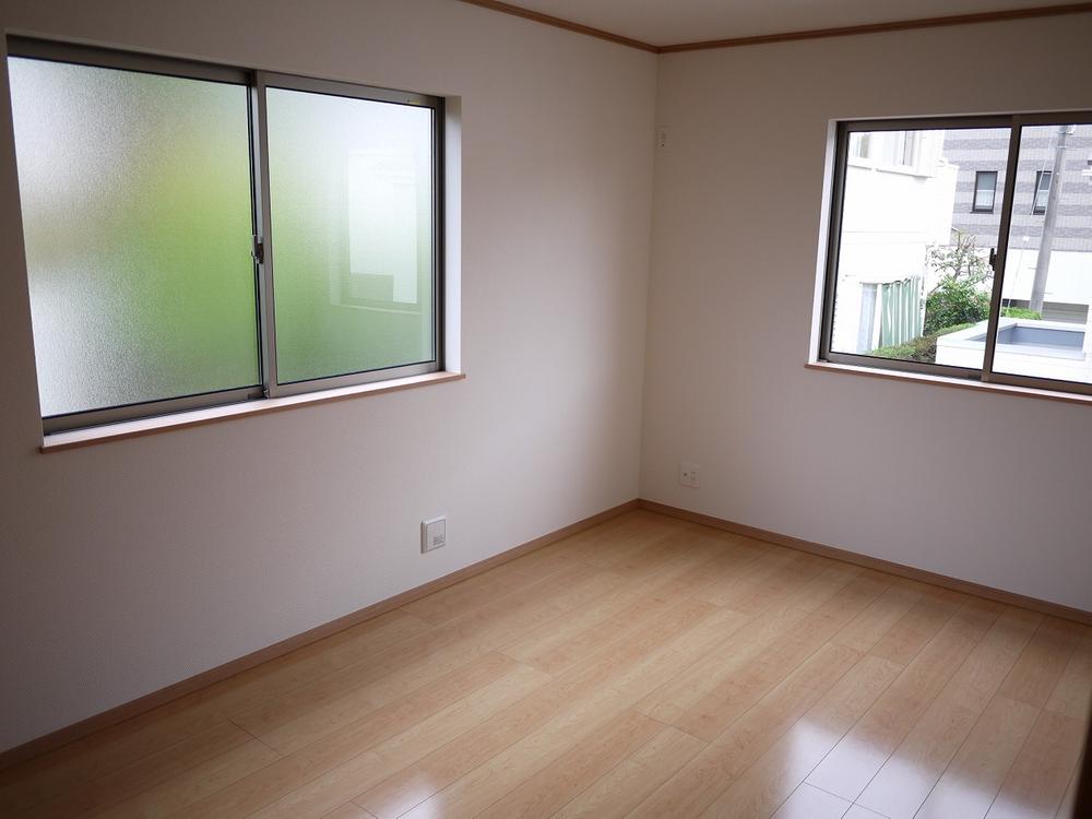 Same specifications photos (Other introspection)