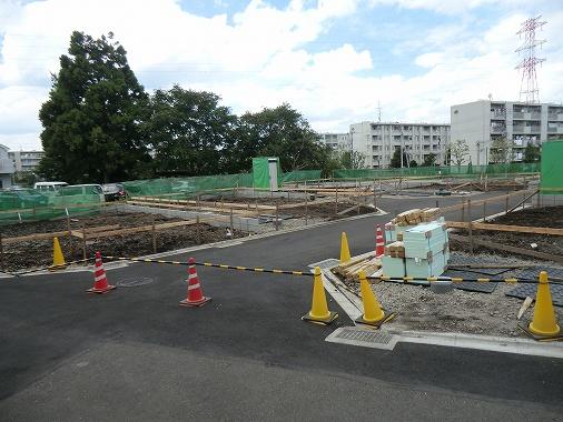 Local photos, including front road. Local Photos