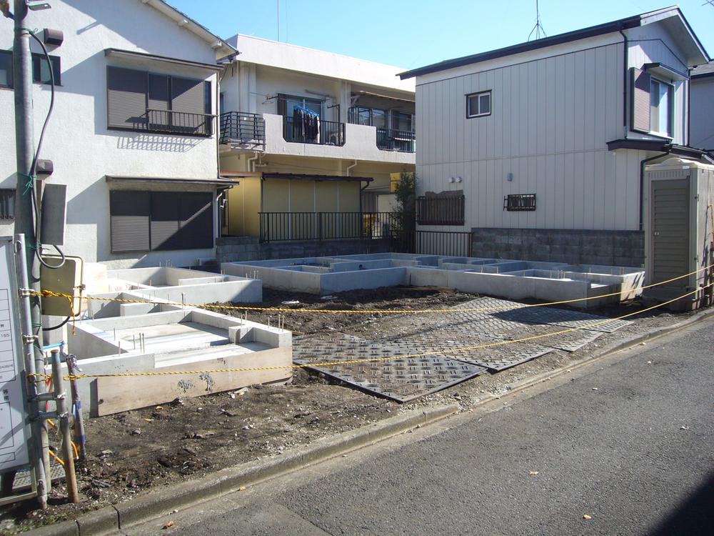 Local photos, including front road. Local (11 May 2013) Shooting