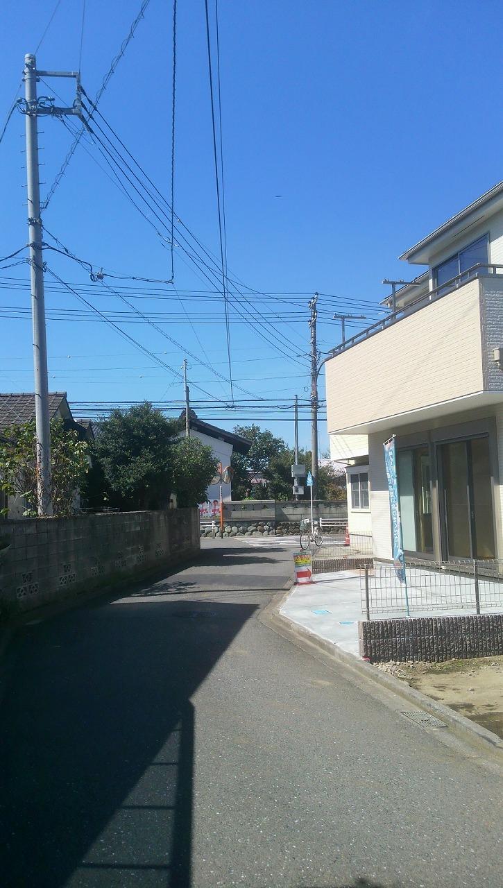 Local photos, including front road. Local (September 2013) Shooting