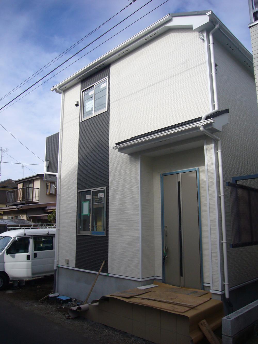 Local appearance photo. Local (12 May 2013) Shooting