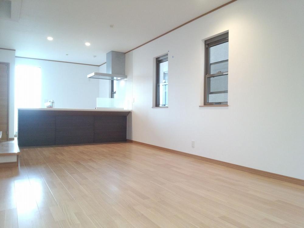 Same specifications photos (living). Same specifications