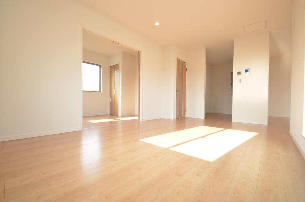 Same specifications photos (living). Same specifications