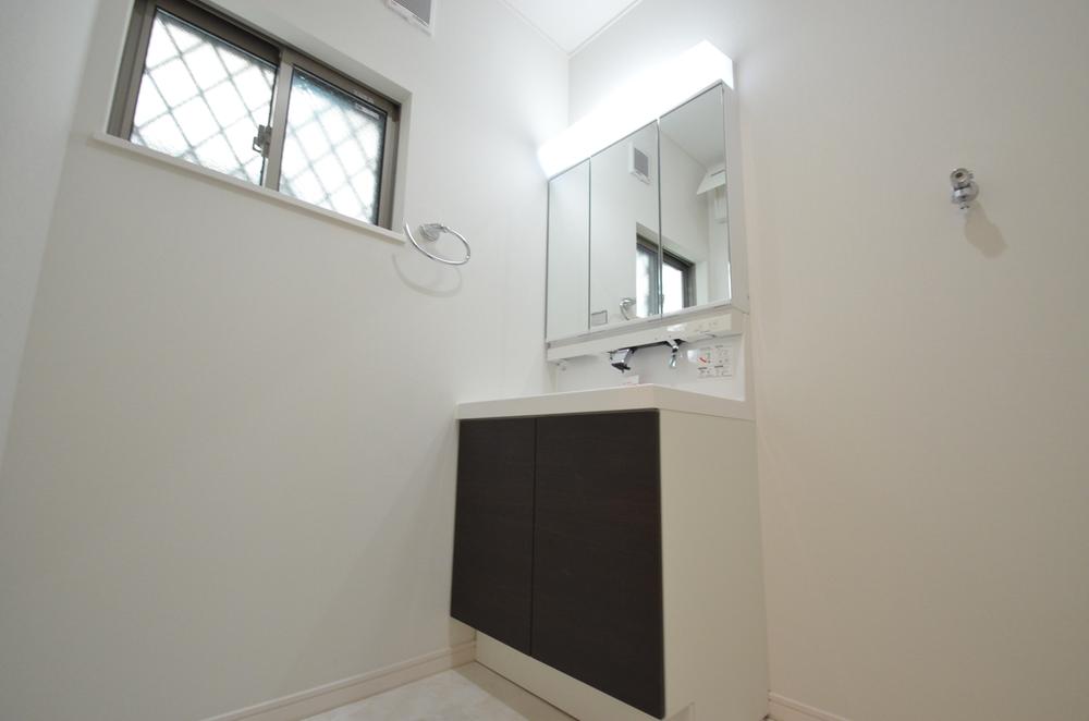 Same specifications photos (Other introspection). Same specifications