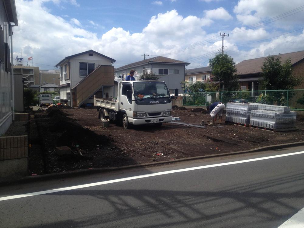 Local photos, including front road. Local (September 2013) Shooting