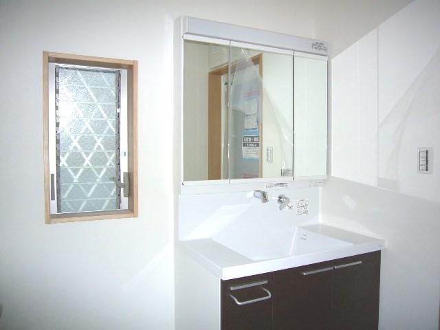 Wash basin, toilet. bathroom