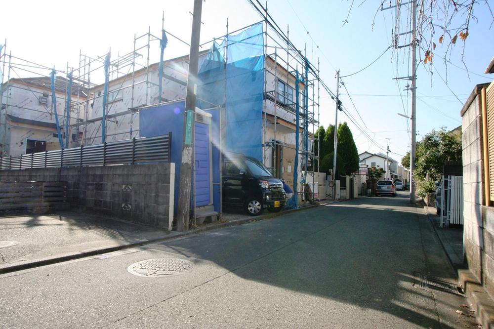 Local appearance photo. Local (12 May 2013) Shooting