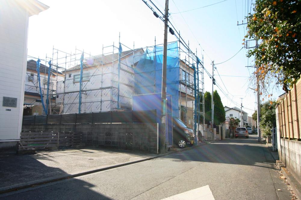 Local photos, including front road. Local (12 May 2013) Shooting