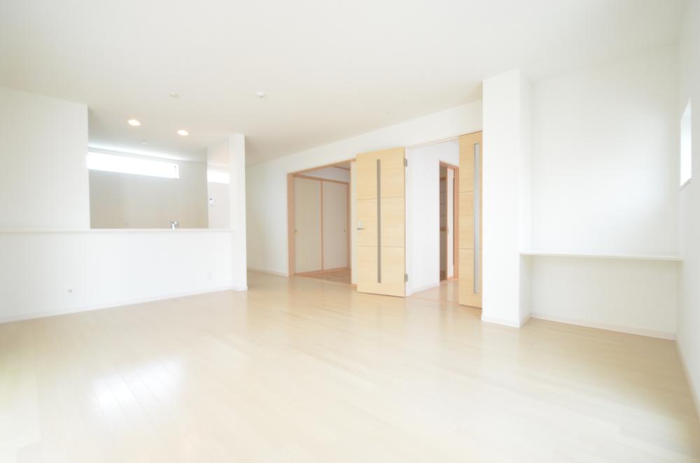 Same specifications photos (living). Same specifications