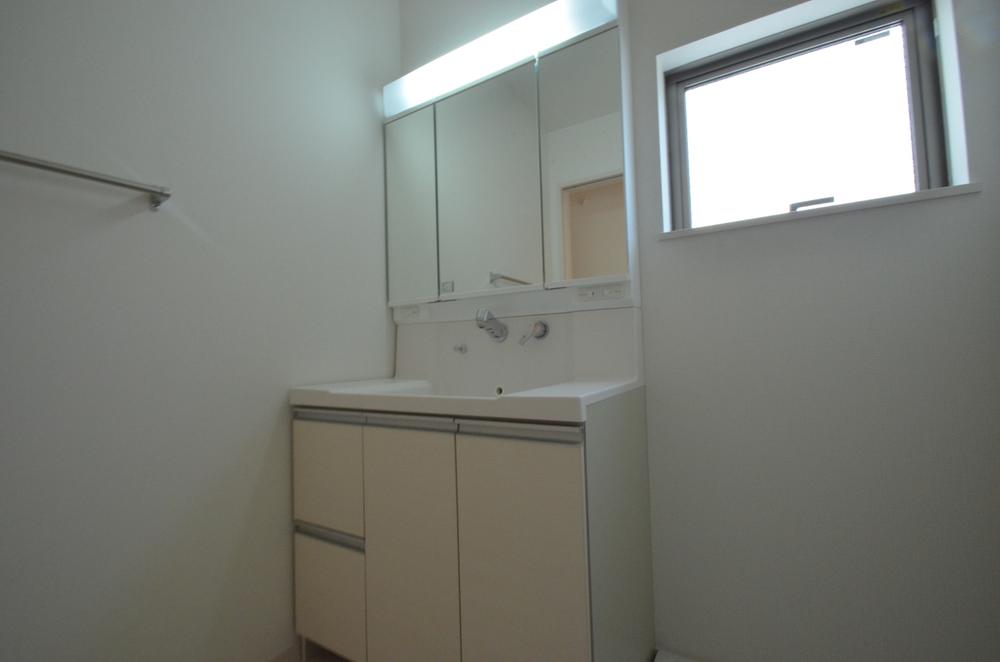 Same specifications photos (Other introspection). Same specifications