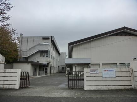 Junior high school. Donglin 700m until junior high school