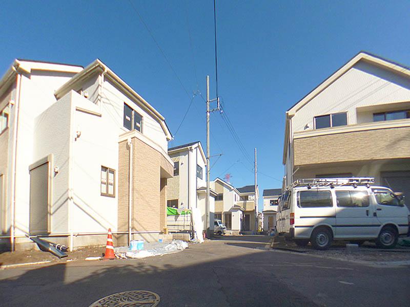 Local photos, including front road. Local (12 May 2013) Shooting