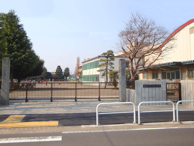 Primary school. 1030m to Ohno elementary school