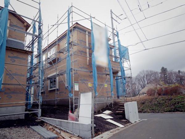 Local photos, including front road. Local (12 May 2013) Shooting