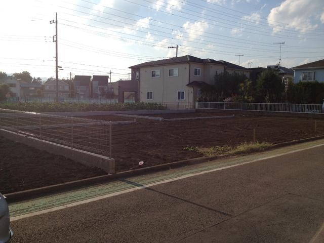 Local photos, including front road. Local (10 May 2013) Shooting