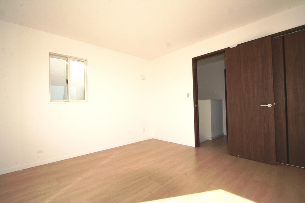 Non-living room. Indoor (11 May 2013) Shooting