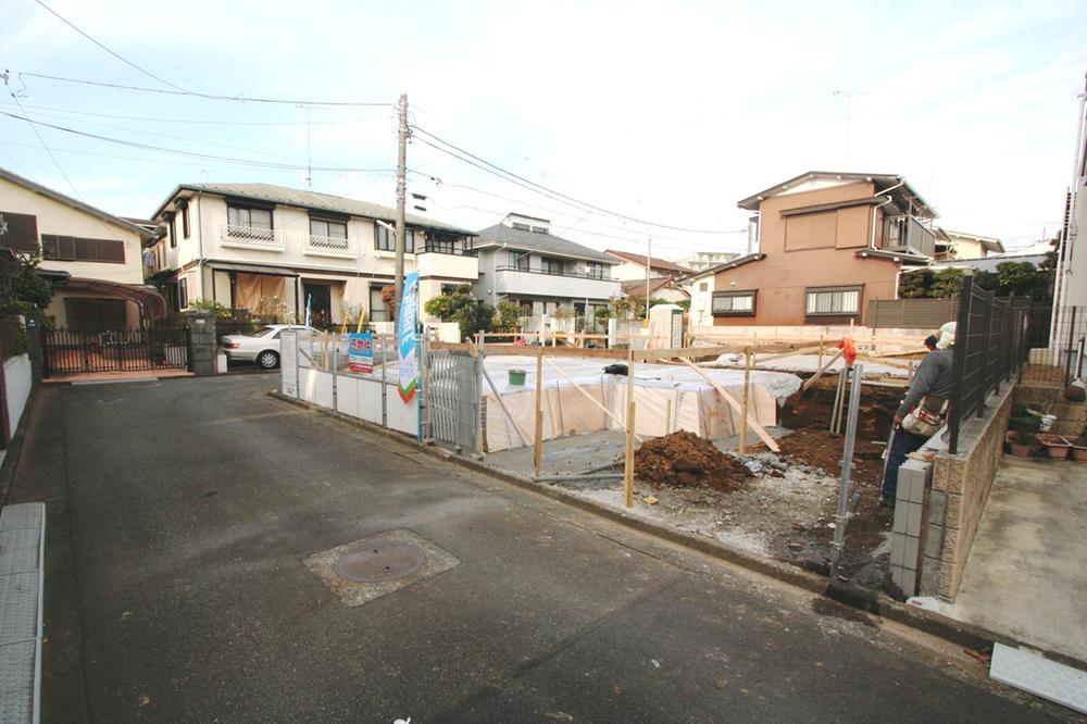 Local photos, including front road. Local (12 May 2013) Shooting