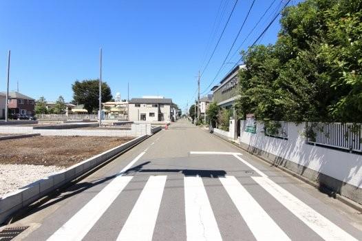 Local appearance photo. Local (September 2012) shooting