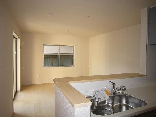 Living. Building 2 Living