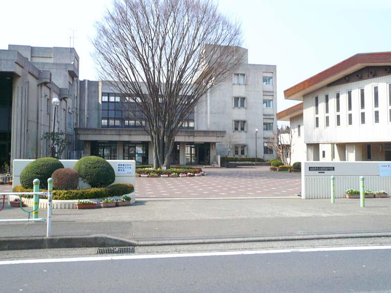 Junior high school. Unomori 920m until junior high school