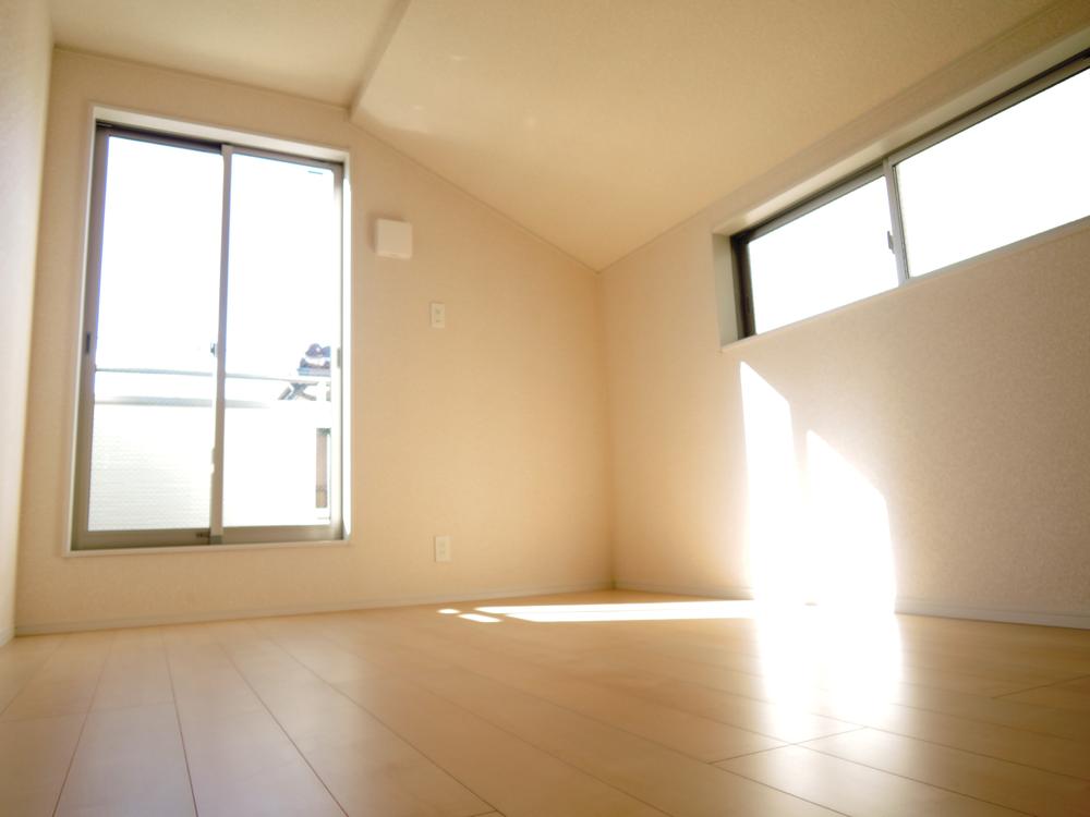 Non-living room. Local (12 May 2013) Shooting