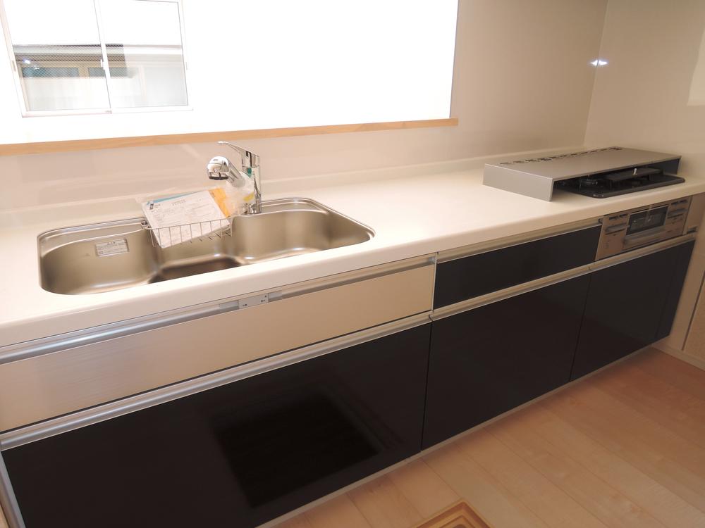 Kitchen. Local (12 May 2013) Shooting