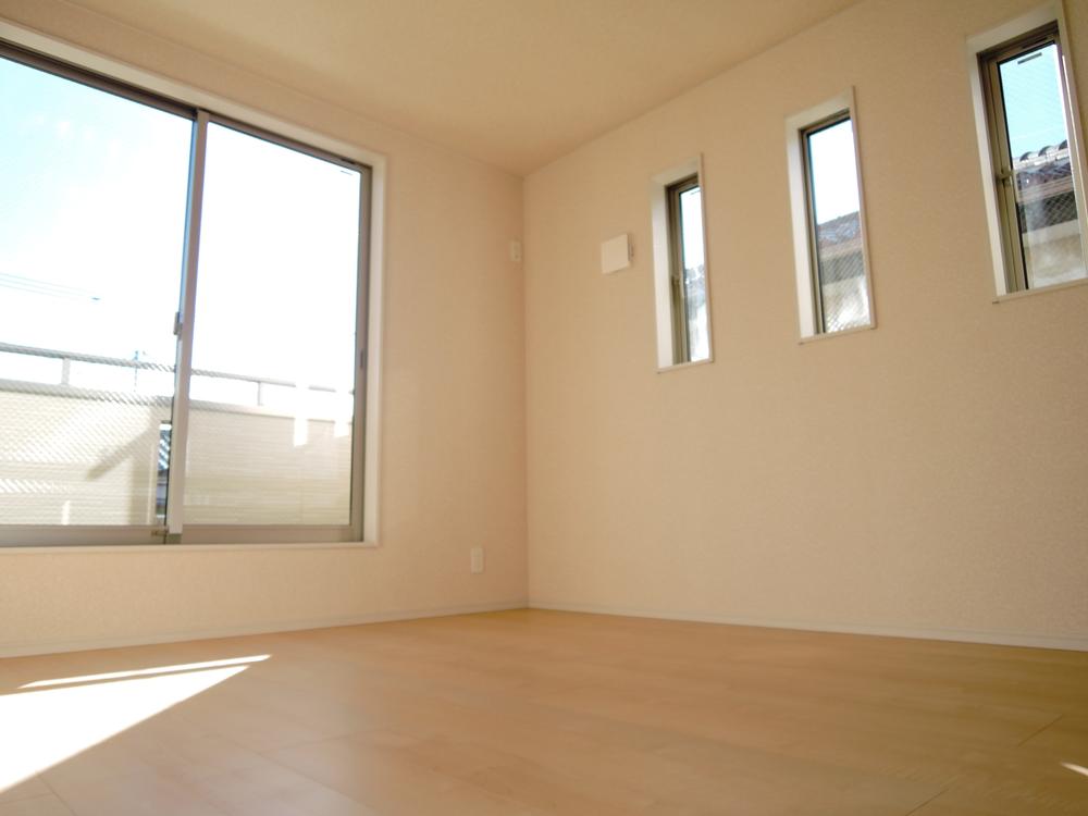 Non-living room. Local (12 May 2013) Shooting