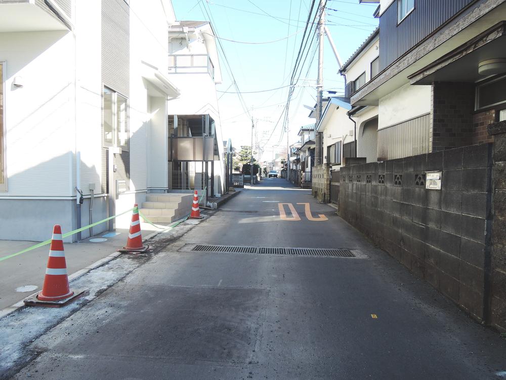 Local photos, including front road. Local (12 May 2013) Shooting