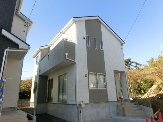 Local appearance photo. Building 2